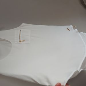 Guess sleeveless dress blouse. small